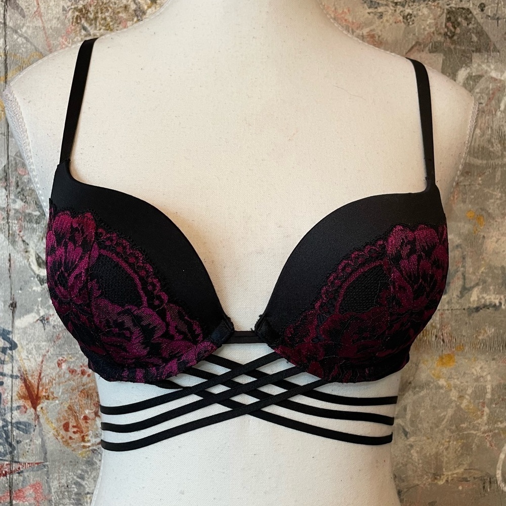 LA SENZA “Beyond Sexy” Lace Bra with Movable Straps to wear diff ways. Size 32B